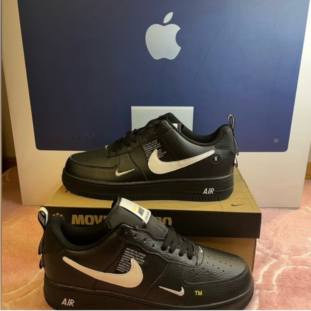 2018
Air Force 1 '07 LV8 'Overbranding'